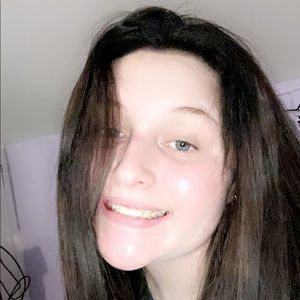 Meet your Posher, Abigail